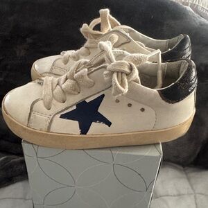 Golden Goose infant  Cream and Navy Star Sneakers Sz 22 6C